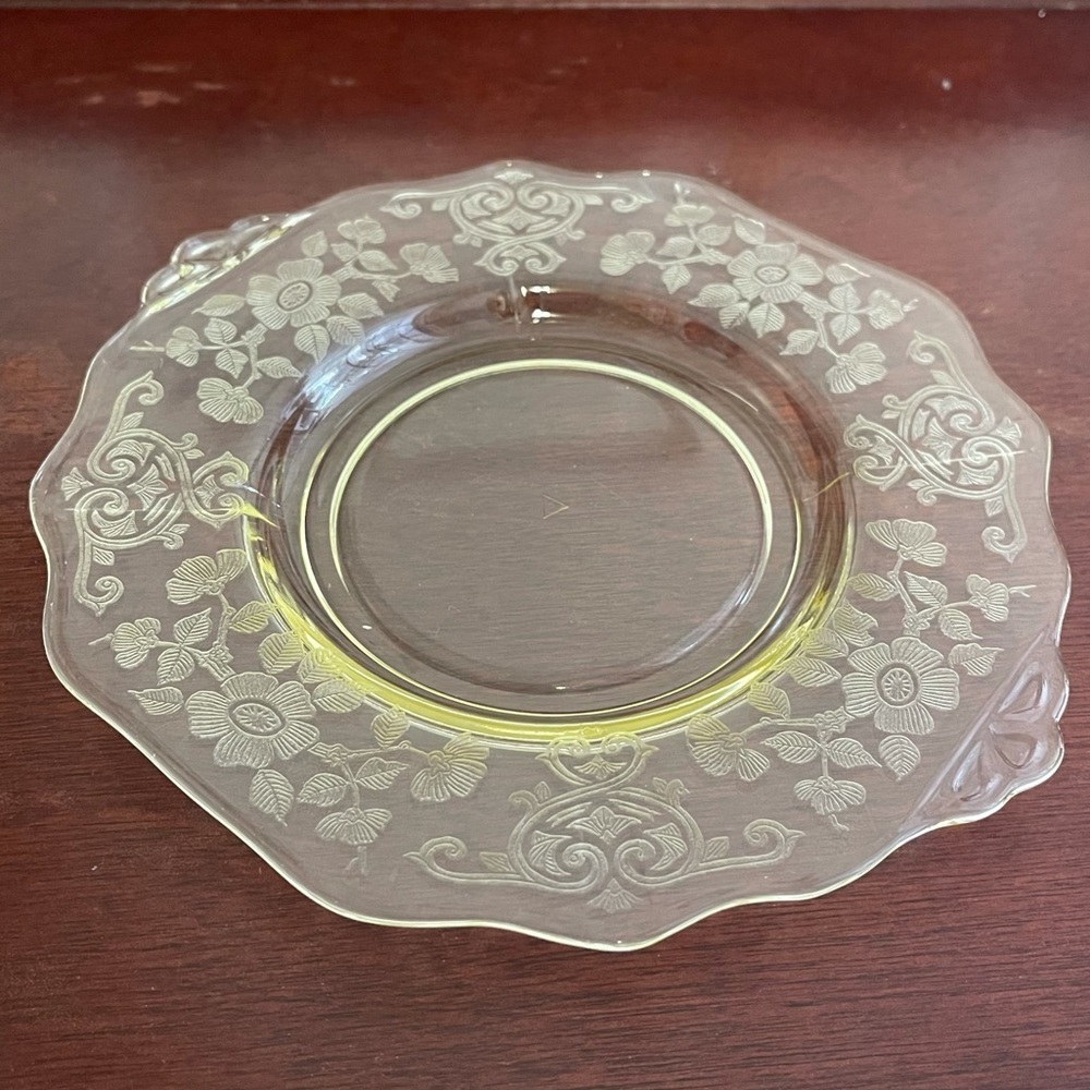 Vintage 1930s Cambridge Apple Blossom Yellow One Salad Plate